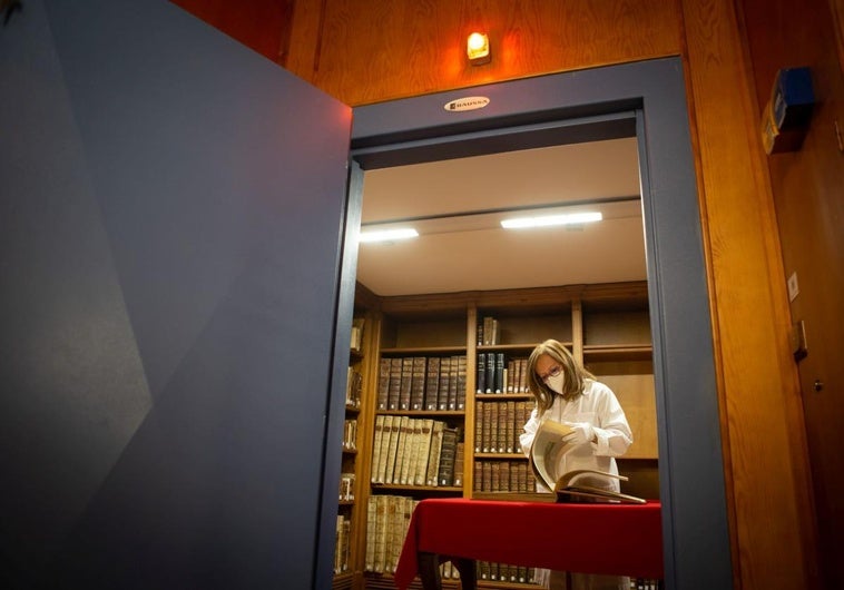 Cuatro cámaras acorazadas para blindar obras, libros y joyas artísticas de Granada